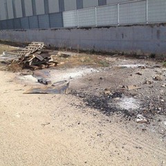 Zona industriale, "una discarica a cielo aperto"