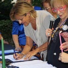 Consegna della Charter alla Presidente Matilde Saponaro