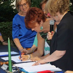 Consegna della Charter alla Presidente Matilde Saponaro