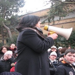 Protesta davanti alla scuola San Giovanni Bosco