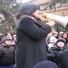 Protesta davanti alla scuola San Giovanni Bosco