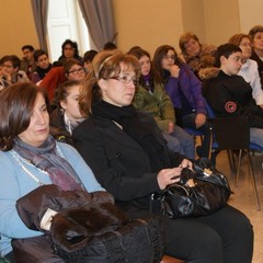 Comune e Archeoclub donano alla Chiesa "l'olio delle Mura Megalitiche"