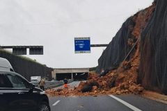 Chiuso un tratto della statale 96, ripristino in corso