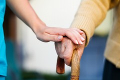 Politiche per la casa a favore di anziani soli e famiglie in difficoltà
