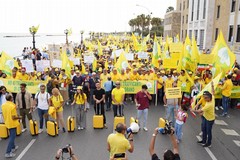 Prezzo del grano in calo, protesta al porto e su lungomare di Bari