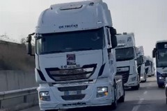 Autotrasportatori in marcia da Altamura a Bari