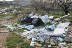 Discarica abusiva in via dell'Uva Spina