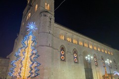 Atti vandalici all'albero di Natale di "Porta Matera"
