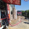 Incendio in una villetta, due feriti
