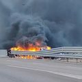 Camion in fiamme alle porte di Altamura, traffico bloccato