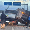 Tamponamento sulla statale 99, strada chiusa in direzione Matera