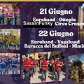 Un festival di artisti di strada e street band