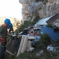 La zona del Pulo ripulita da quintali di rifiuti grazie ai volontari