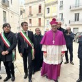 Saluto di Petronella al vescovo:  "Dare più valore alle feste patronali "