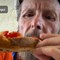 Jovanotti conquistato dalla bruschetta
