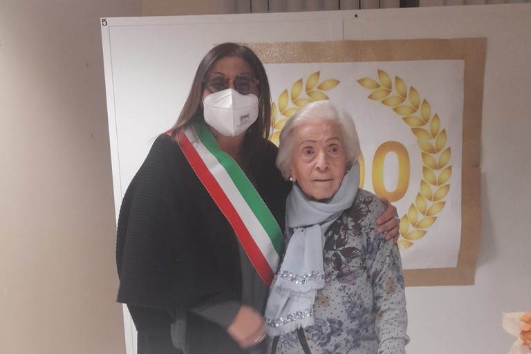 Rosa Melodia e la centenaria Lucia Terranova