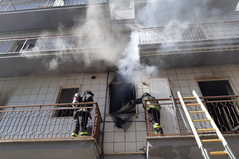 Incendio via Foscolo