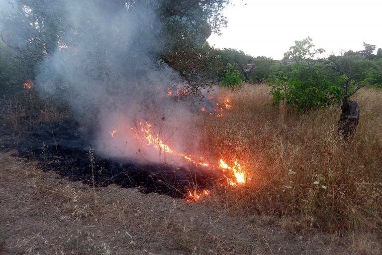 Altamura: spenti due incendi