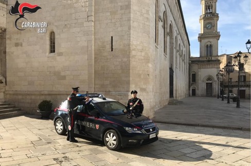 Carabinieri nel centro storico