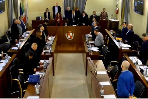 Consiglio comunale: maggioranza approva bilancio triennale