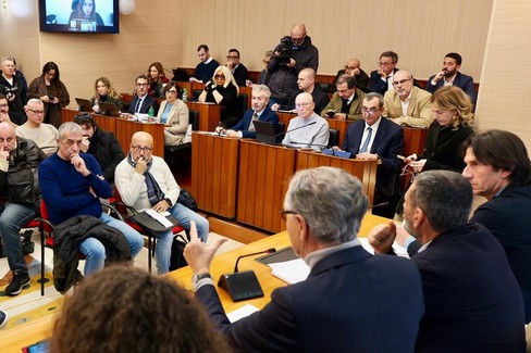 Natuzzi: retromarcia sulle chiusure di Altamura e Santeramo Jesce