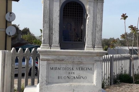 Edicola sacra della Madonna del Buoncammino in via Bari