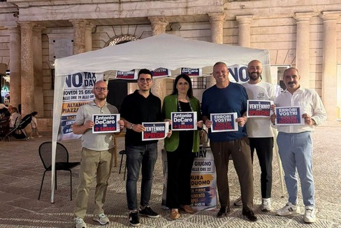 Raccolta firme contro l'aumento dell'Irpef regionale