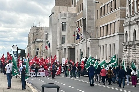 Manifestazione a Bari