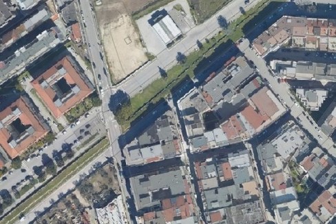 Troppo traffico, un tratto di via IV Novembre diventa a senso unico