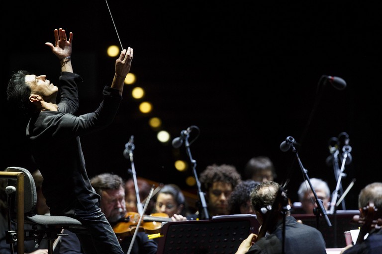 Ezio Bosso dirige orchestra - Foto Flavio Ianniello