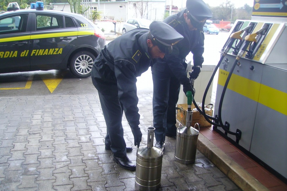 controlli gdf stazione carburante